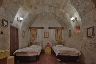 Others 4 Turbel Cave House