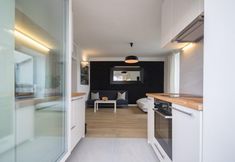 Others 7 Bizzi LuxCenter View Studio