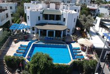 อื่นๆ Eden Hotel