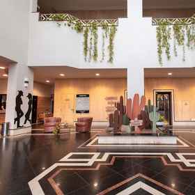 Primary image1普魯登特總統城西門宜必思尚品飯店,Multiple Use Park - PUM飯店