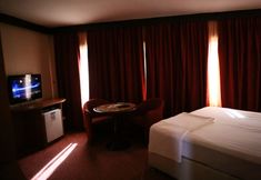 其他 5 Otel Familia