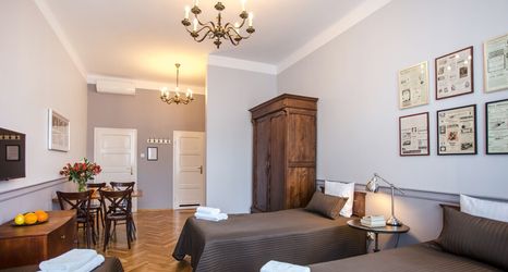 Others 2 Scharffenberg Apartments Main Square