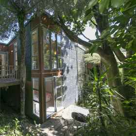 Primary image 1 Ted's Cottage near Little Oneroa Beach, Campbells Bay Hotels