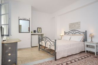 อื่นๆ 4 Naxos Center Houses