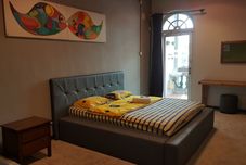 Others Moustachz Hauze