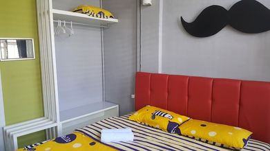 Others 4 Moustachz Hauze