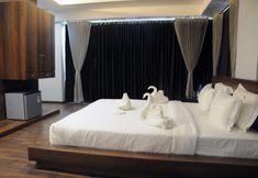 Others 4 Hotel 3 Leaves Kolhapur