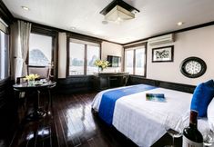 Others 3 Gray Line Private Luxury Cruise