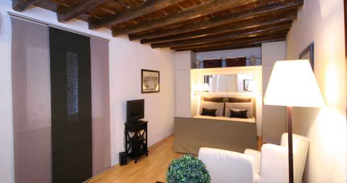 Others Rental in Rome Romantica Studio