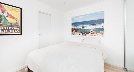 Lain-lain 2 Right on Bondi H340