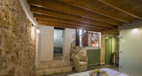 Others 2 Eulogia Casa