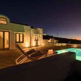 Primary image 1 Sandy & Salty Villas, โรงแรม & ที่พัก White Beach