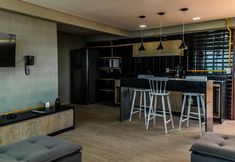 其他 7 Bessa Golden Flats