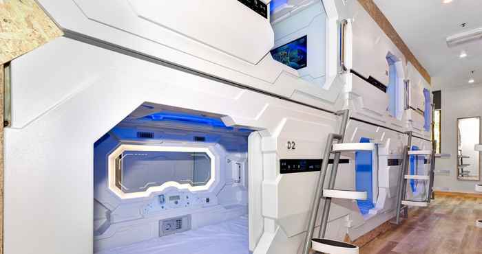 Others Space Q Capsule Hotel