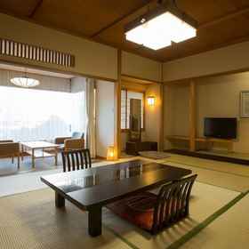 Primary image 1 อาตามิ คินโจคัง, โรงแรม & ที่พัก ศูนย์ข้อมูลนักท่องเที่ยวหน้าสถานีเมืองยูงาวาระ