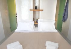 อื่นๆ 3 Hector Cave House