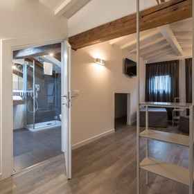 Primary image 1 La Loggia della Luna, Tronchetto Waterbus Stop Hotels