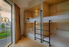 기타 5 Dock In - Hostel