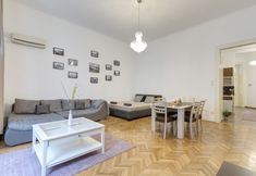 Others 4 Real Apartments Lovag