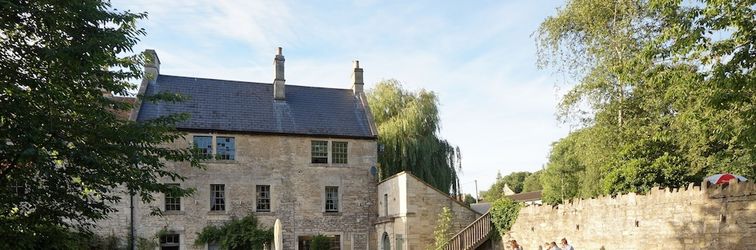 Others The Barge Inn