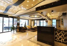 Others 3 Life Corner Hotel