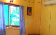 Lainnya 4 Sukau Backpackers B&B