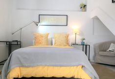 Others 3 At Home Malaga Stay & Solo Travellers