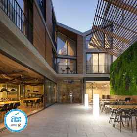 Primary image17g Roaster Apartments,St. Ignatius Zoo飯店