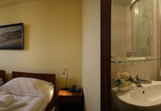 Others 2 Hotel Vesta