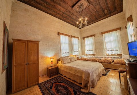 Others Upper Greek House