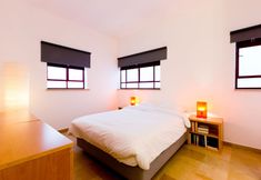 Lain-lain 2 Amazing Duplex Penthouse with 2 Terraces by FeelHome