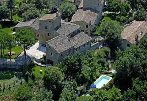 Others Castello Monticelli