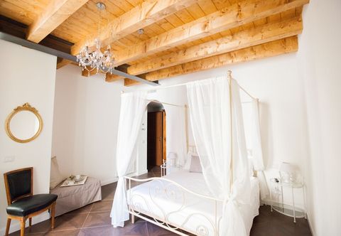 Others Alessia's Place