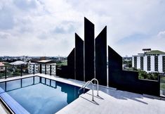 Others 6 Naptel Embassy Place