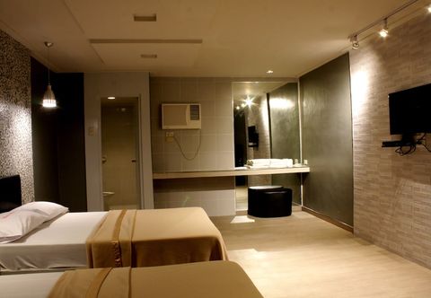 Others New Winston Hotel