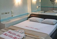 Lainnya 2 Mahal Kita Drive Inn