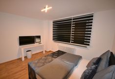 其他 7 Madame Tower