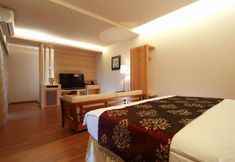 Others 5 Green Willow House