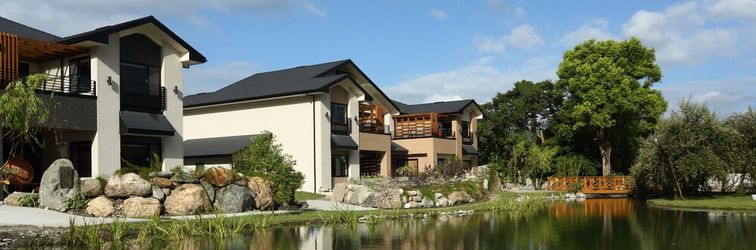 Others Green Willow House