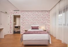 Others 6 Essence Inn Marianos