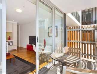 Others 2 Port Melbourne Executive Living