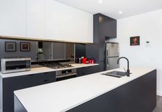 Lain-lain 4 Executive 2br Caulfield North