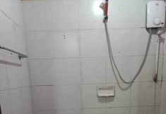 Lain-lain 4 1st Street Park Apartelle