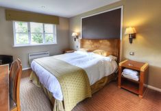 Others 4 The Narrowboat At Weedon