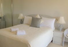 Others 5 De Ville Apartments