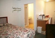 Others 7 Ponderosa Motel