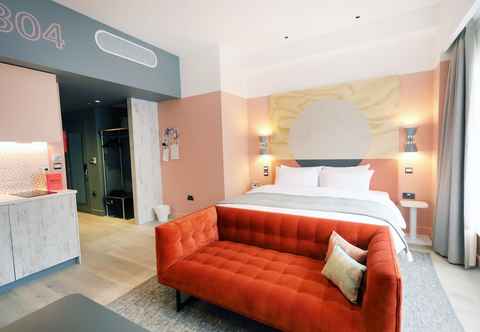 Lainnya room2 Southampton Hometel