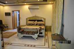 Lahore Home Stay, Rp 2.400.899