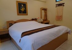 Others 6 Metro Apartments