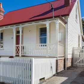 Primary image 1 Brampton Cottage, Mount Wellington Hotels